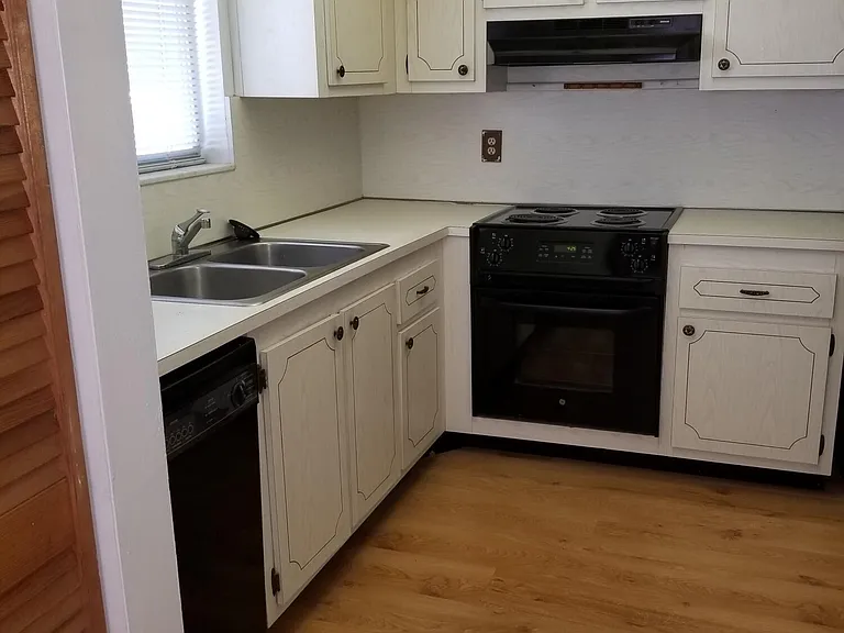 2601 Boundbrook Blvd #104 — Photo 5