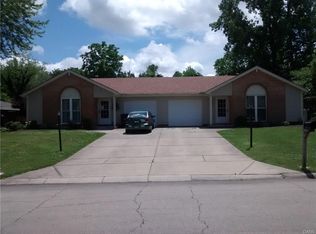 1230 Black Oak Dr, Dayton, OH 45459