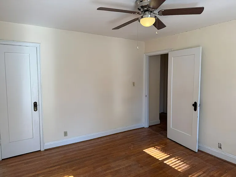 Madison Court — Photo 38