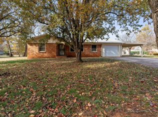 1611 Club View Dr NW, Huntsville, AL 35816