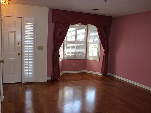4th image of 411 Denton Ct