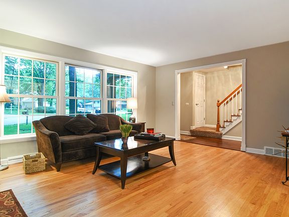 3rd image of 141 E Forest Ln