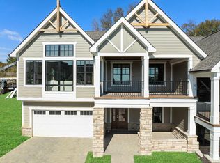 5912 Woodland Ln, Cincinnati, OH 45227