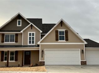 607 Pennington Ave, Prairie Grove, AR 72753