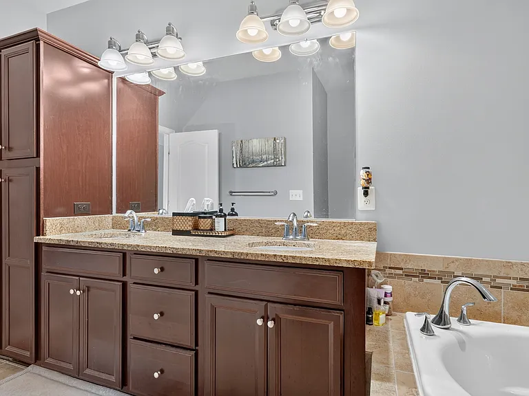 809 Fair Winds Way — Photo 14