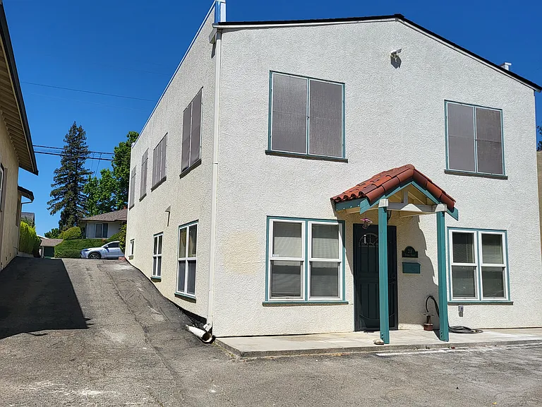 218 Spring St #1 — Photo 9