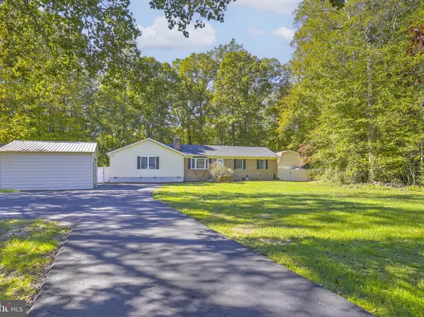 37441 E Lakeland Dr, Mechanicsville, MD 20659