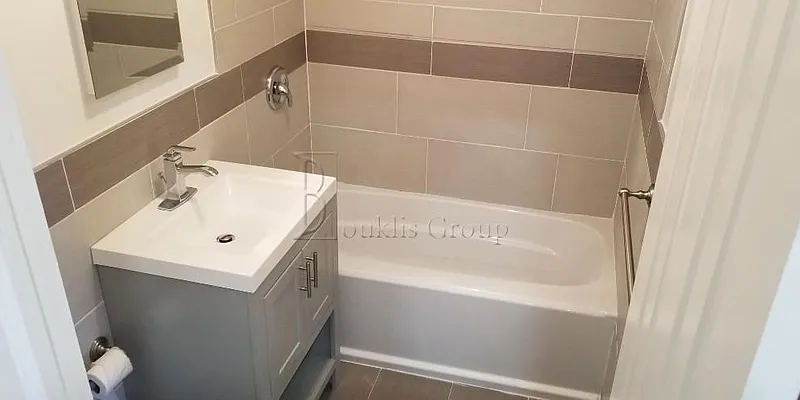 Rented by Bouklis Group | media 19