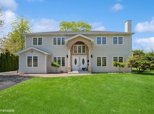 36 Chestnut Rd, Northbrook, IL 60062