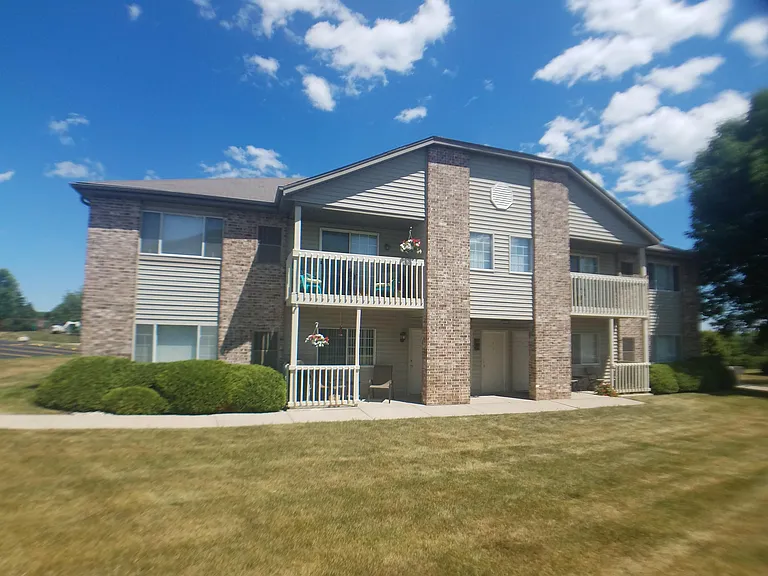 W171S7576 Lannon Dr #H — Photo 7