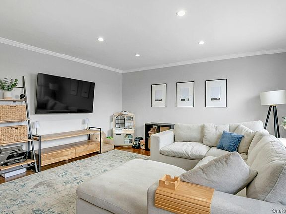 5th image of 214 Richbell Road #2C