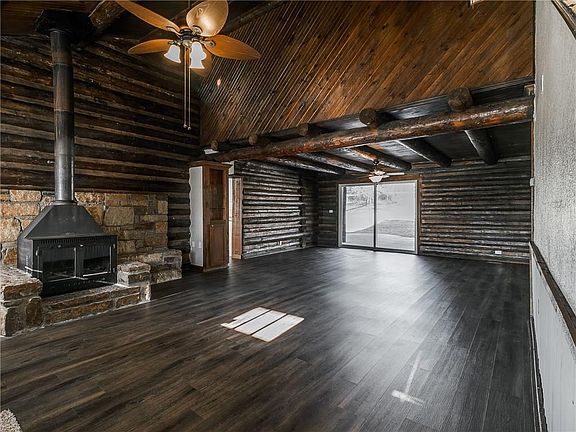 5th image of 18111 Oakhill Dr