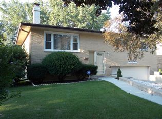 2805 W Grove Ave, Waukegan, IL 60085