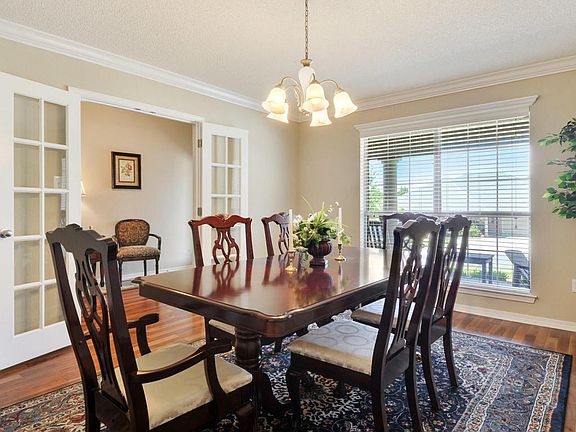 3rd image of 17181 Excalibur Cir