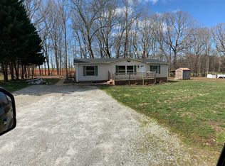 1015 Safehaven Pl, Yadkinville, NC 27055