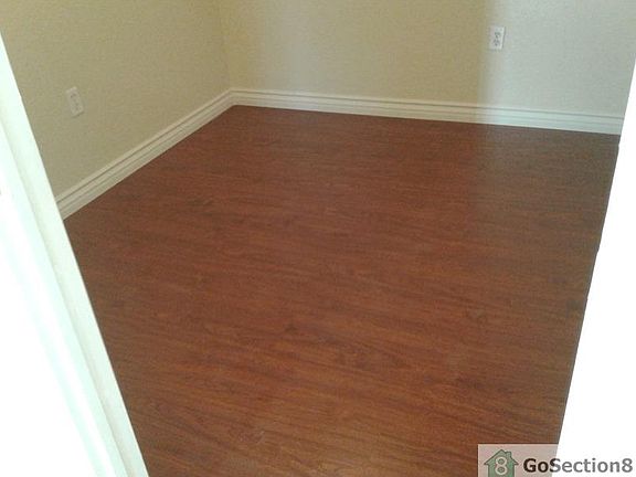 4th image of 3817 Winona Ave