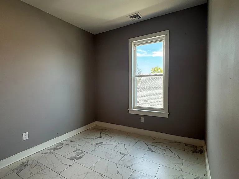 215 Rosette St — Photo 6