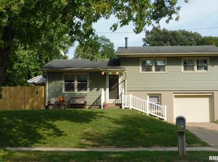 8213 8th St W, Rock Island, IL