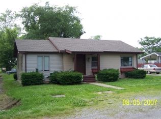 509 E Lincoln St, Galatia, IL 62935