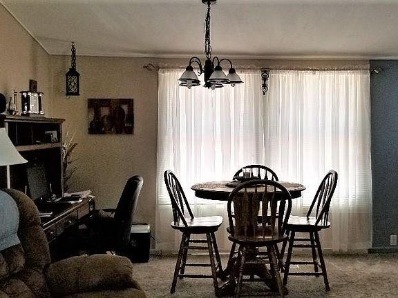 2nd image of 10423 S Carolina St