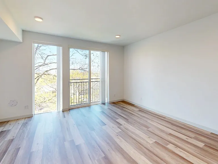 Felix Flats — Photo 21