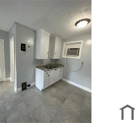 Studio, 600 sqft, $800 — Photo 3