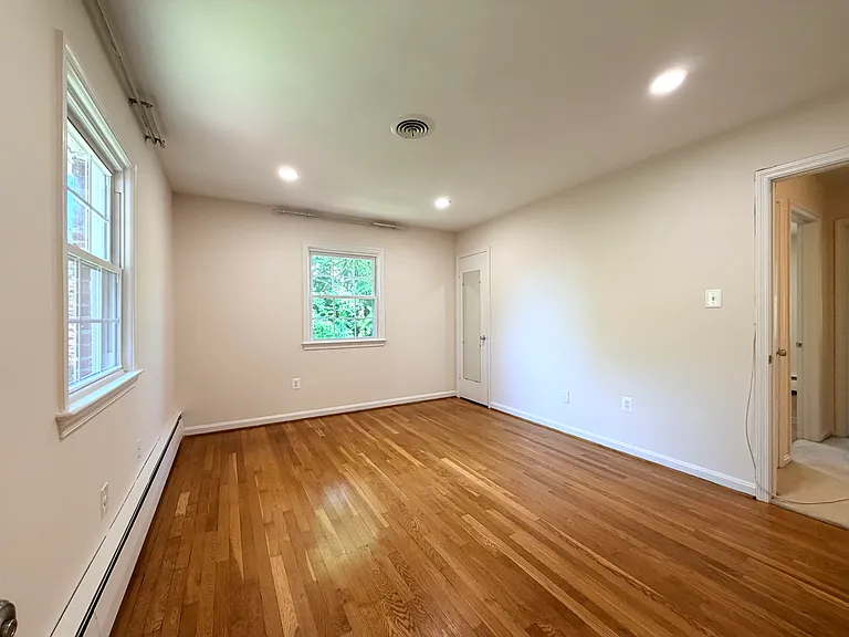 7529 Cayuga Ave — Photo 23