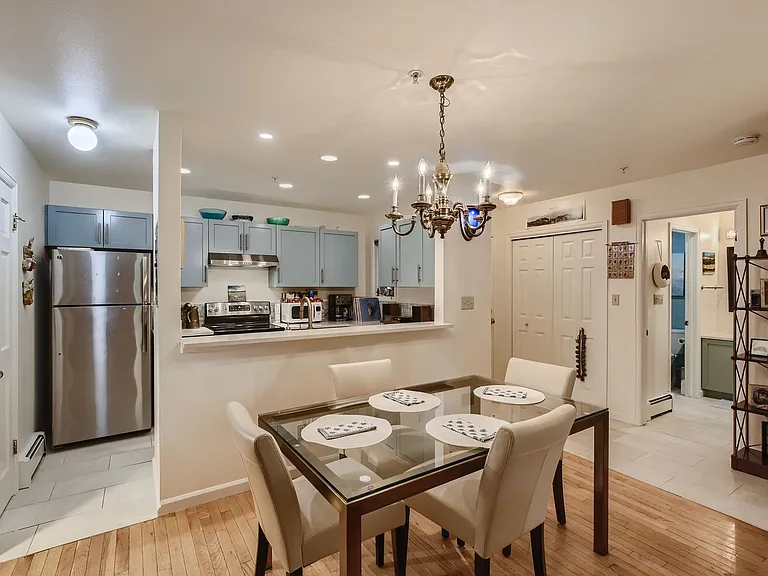 251 Pearl St #2 — Photo 12