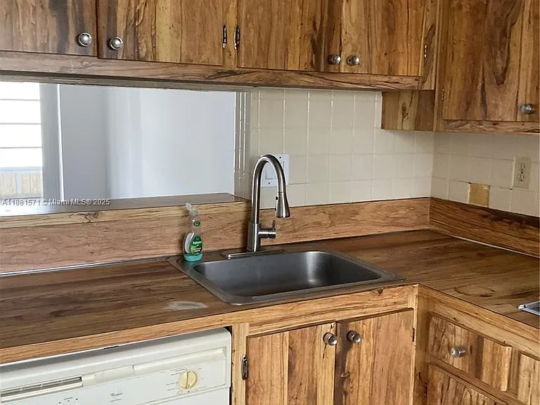 3001 NW 48th Ave #440 — Photo 34