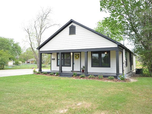 3rd image of 906 Fowlkes St