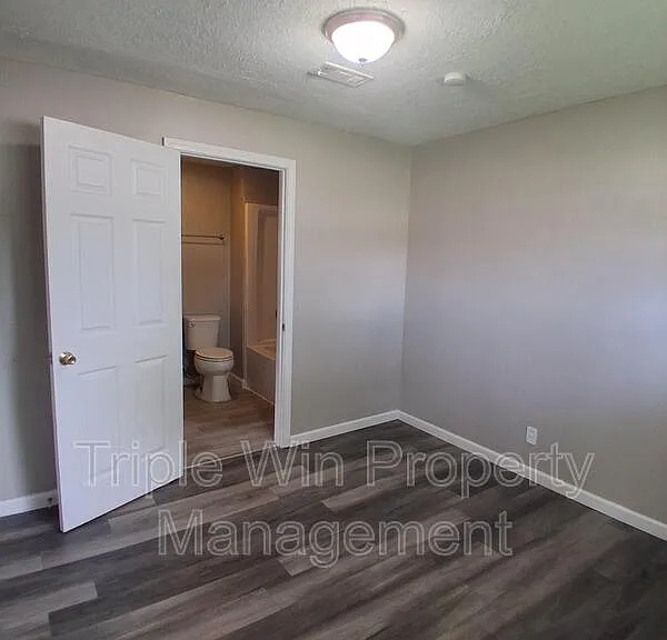 468 June Dr — Photo 19