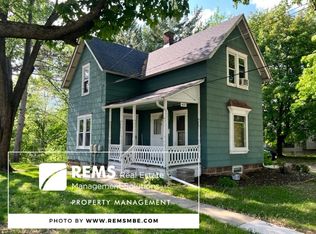 627 N Park St, Reedsburg, WI 53959