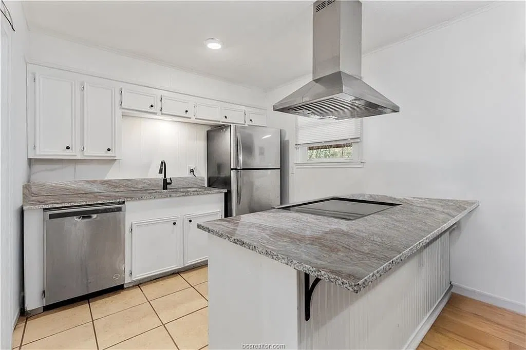 4 bed, 1822 sqft, $2,000 — Photo 4