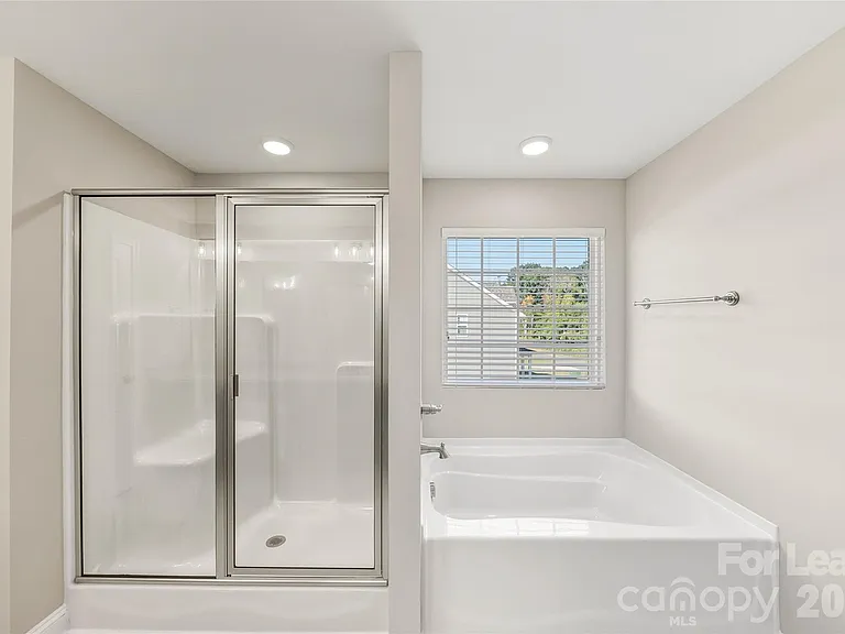 11507 Valley Oaks Ln — Photo 28