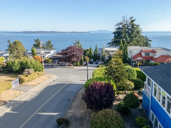 14139 Marine Dr, White Rock, BC V4B 1A6
