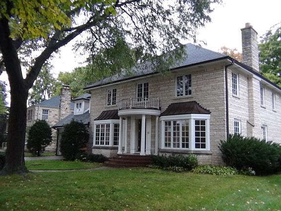 3rd image of 6515 N Leroy Ave