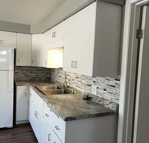520 E Washington St — Photo 9