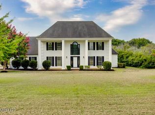 8205 Hunters Creek Dr, Olive Branch, MS 38654