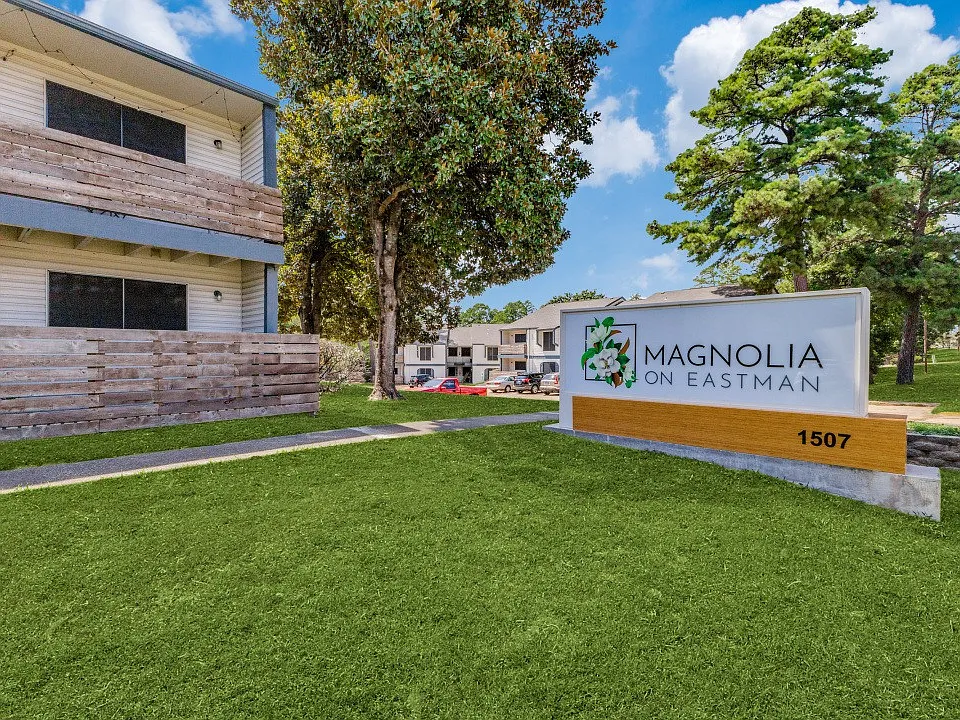 Magnolia on Eastman