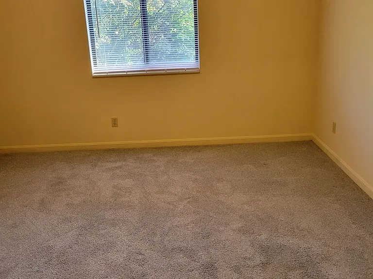 Lakewood Flats and Townhomes — Photo 14