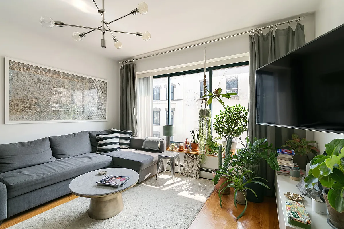 Building Photo - 155 Hester St #603