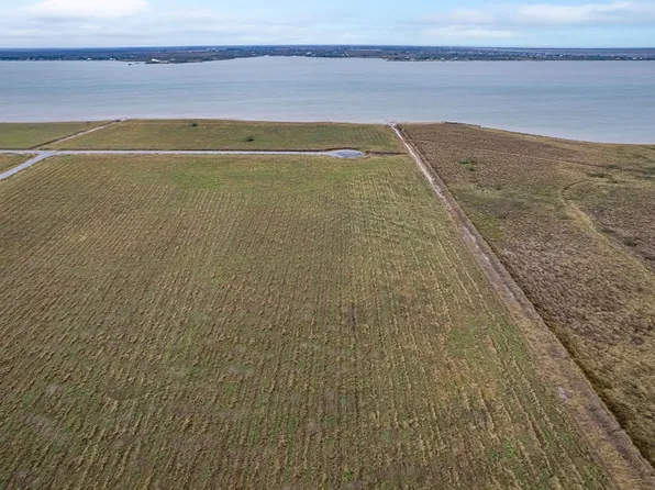 163 Driftwood Shrs, Pt Lavaca, TX 77979