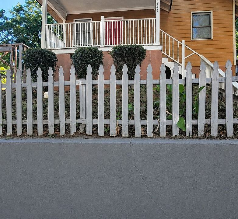 1st image of 944 Smith St SW
