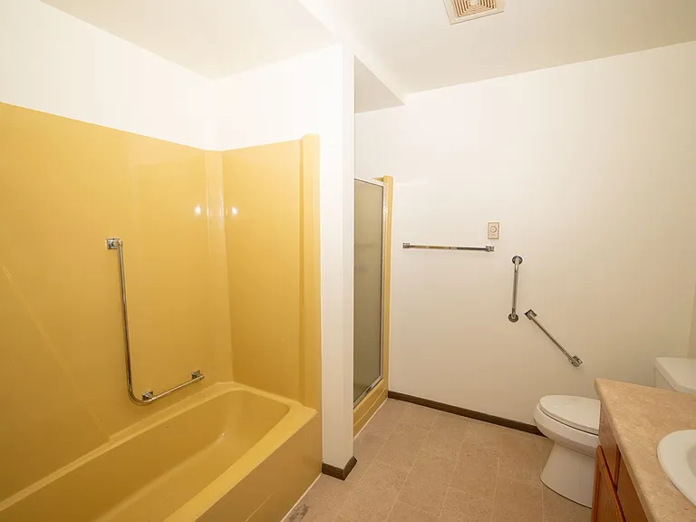 Freedom Ring Apartments — Photo 24
