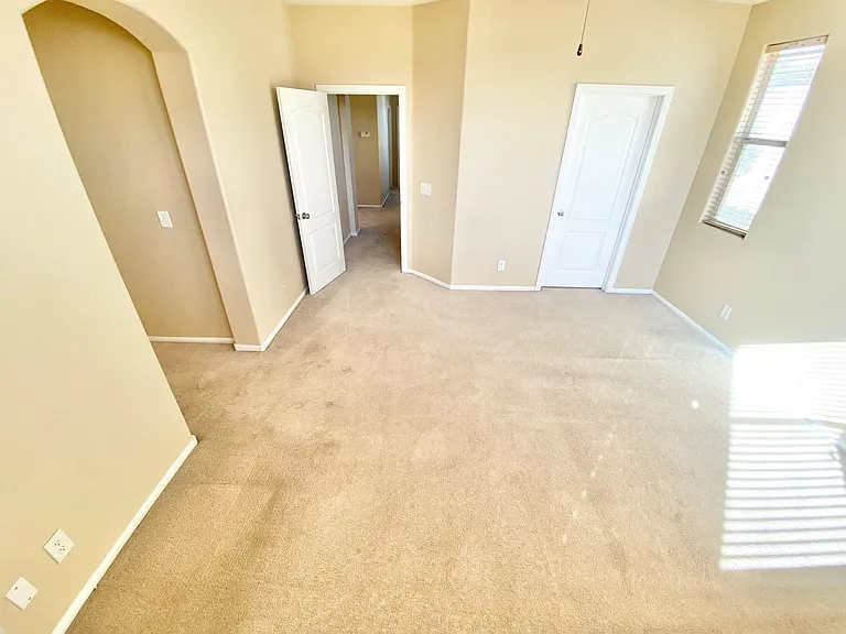 8836 Palm Creek Ct — Photo 32
