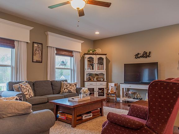 2nd image of 3527 Bear Creek Ln