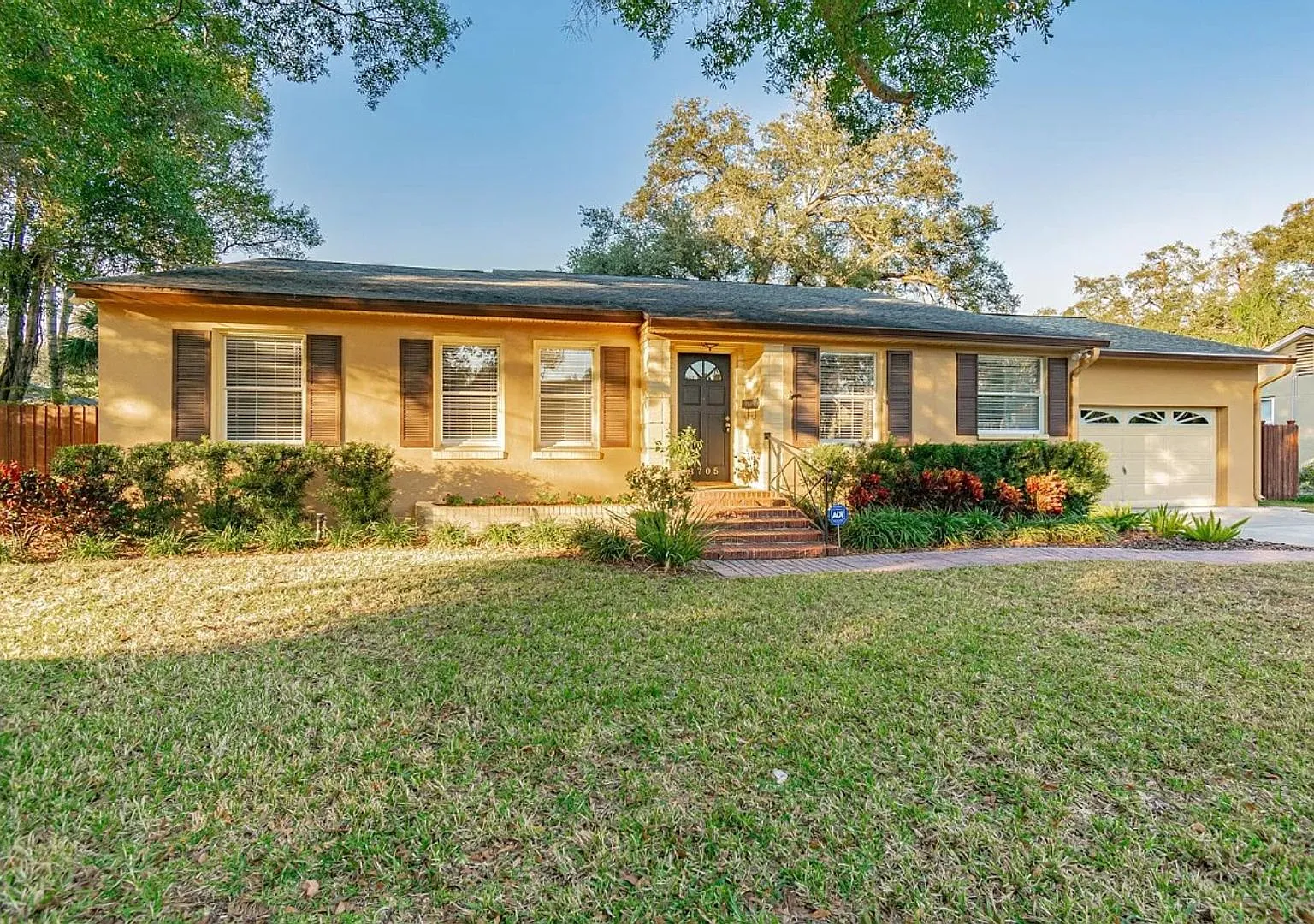 3705 W Barcelona St - For Rent! — Photo 1