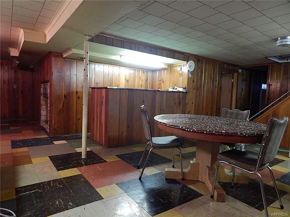 3rd image of 160 Boncroft Dr