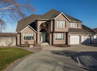 296 Riverwood St, Richland, WA 99352