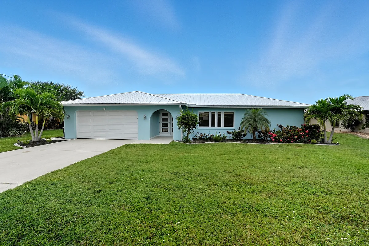 Building Photo - 6163 Plumosa Ave